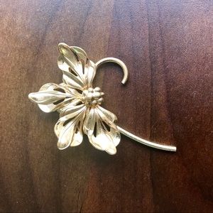 Gold Botany Pin